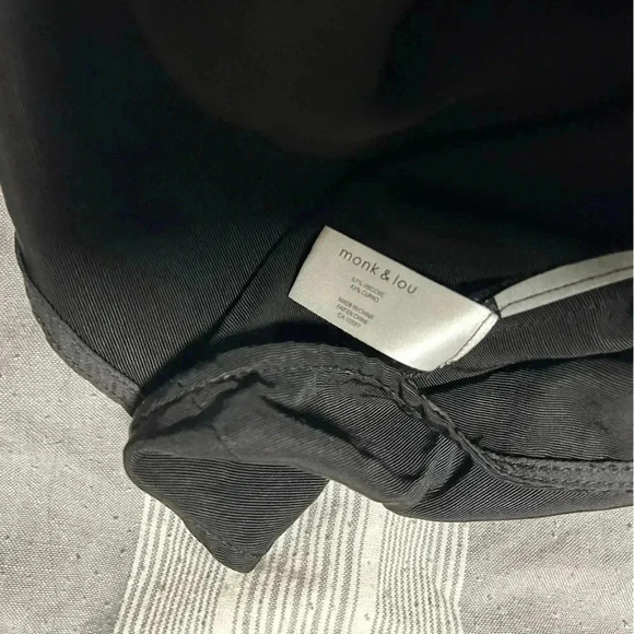 Monk &  Lou Tank - Picture 6 of 7